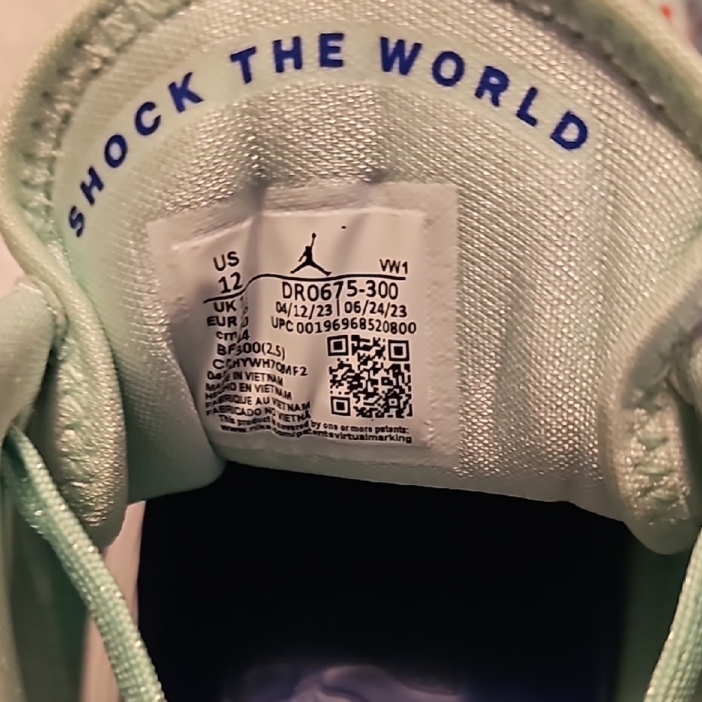 JORDAN Zion 3 Sneakers - Picture 2 of 4